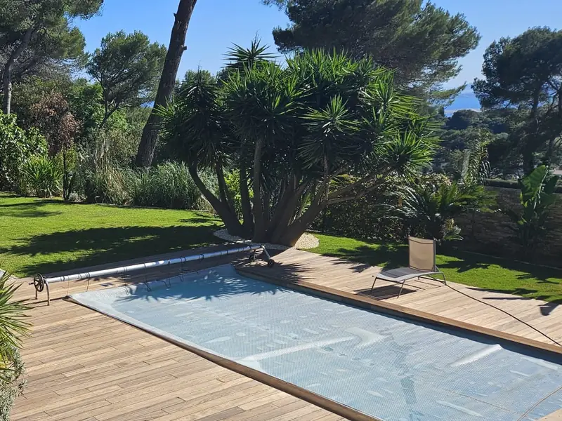 Pisciniste : piscines en béton armé — chantier réalisé par SP BAT